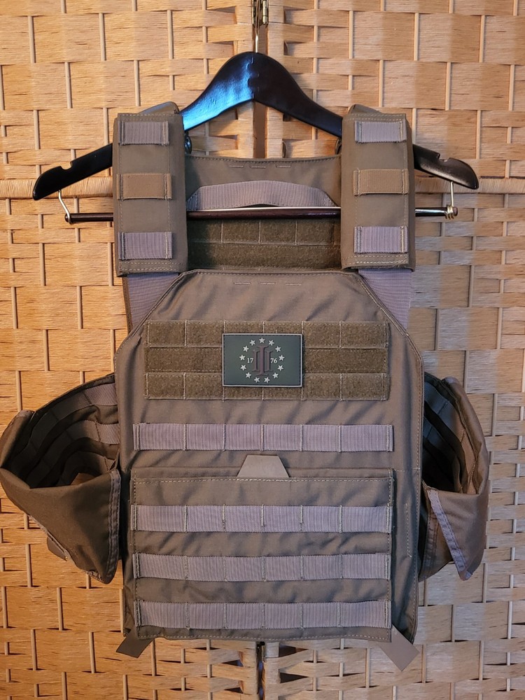 Armored Republic Plate Carrier 14×12 Inches Adjustable Straps & Molle Webbing