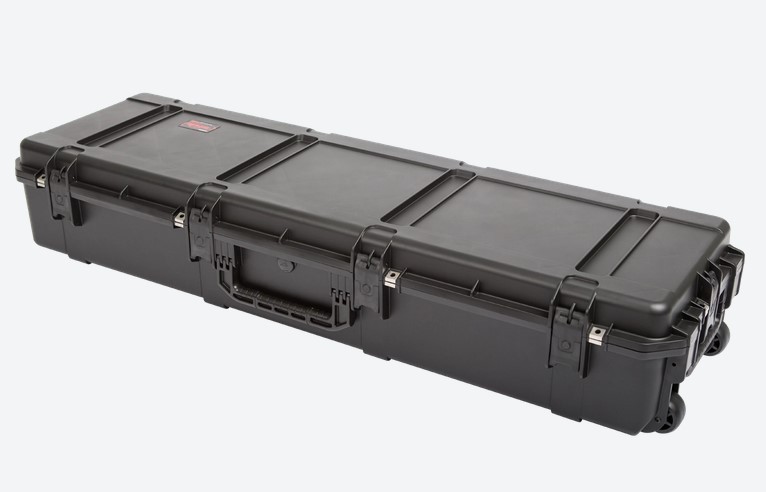 SKB 3I-2421-7BC iSeries 24″ x 21″ x 7″ – Cubed Foam w/Wheels, Black