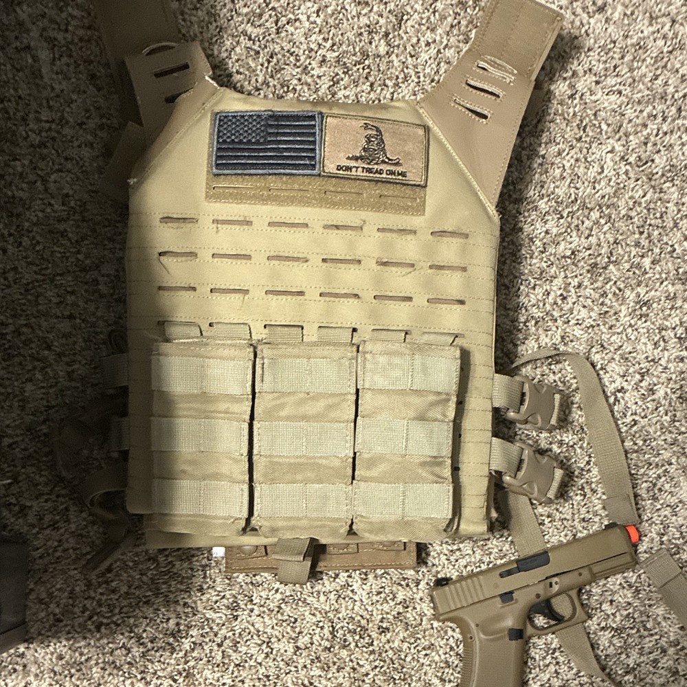 Umarex half blowback Glock 19X and adjustable plate carrier with pouches include