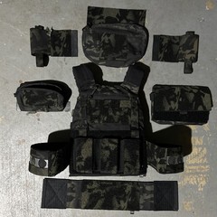 Defense Mechanisms MEPC V2 Medium Multicam Black + Ferro Concepts Pouches