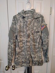 BLACKHAWK! Men’s Soft Shell Jacket Large Regular Digital Camo with Patches