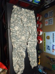 GENUINE US MILITARY ISSUED SOFT SHELL COLD WEATHER TROUSERS. SIZE: SMALL -LONG