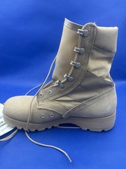 US Army Altama Issue Combat Boots Hot Weather 9R Vibram Sole New w Tags