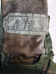 GENUINE US ARMY WOODLAND CAMO HAND GRENADE POUCH. NEW ! DURABLE & WELL MADE .
