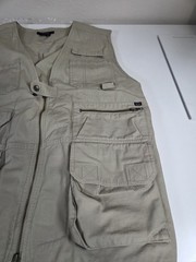 5.11 Tactical Series 80001 Vest Men sz XL Khaki Utility Hunting Concealed Carry