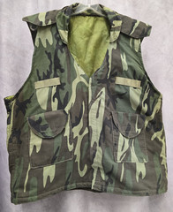 Unbranded Tailored Hunting Vest DPM Pattern w/ Woobie Liner