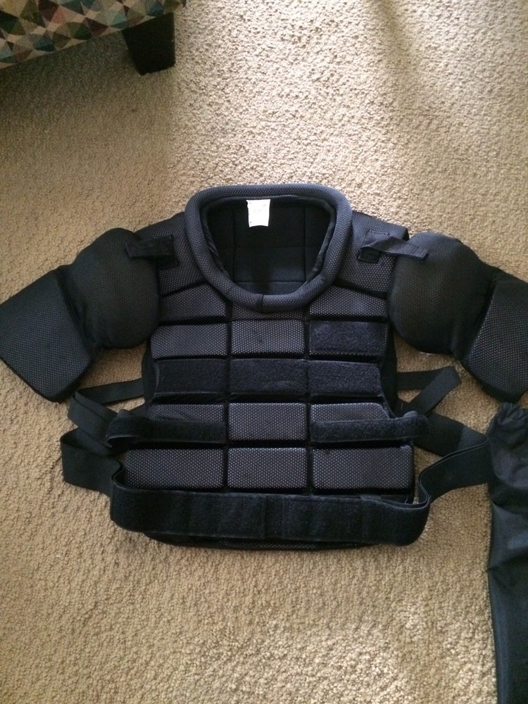 Galls 2000 Body Armor Black Size M/L Plus Knee/Shin/Ankle Guards (set) L10”
