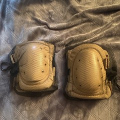 Tan Adjustable Padded Knee Pads Set Plastic Nylon Protective Gear