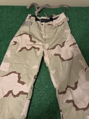 Overgarment Chemical Protective NFR Pant Mens Camo Suspenders. Size LARGE 42×30