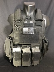 Tactical Vest BLACK Plate Carrier Rig- Adjustable. Next Day Ship**