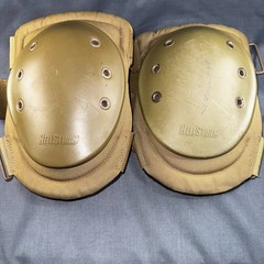 BLACKHAWK HellStorm Tactical Knee Pads Coyote Tan Rivet Style Pair