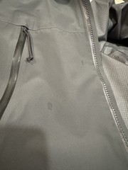 ARC’TERYX LEAF Alpha LT – Wolf Gray – Size Small – Lightly Used