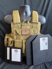 Tactical Vest COYOTE FDE Tan Plate Carrier W/ 2 10×12 Curved Lvl 4 Plates/ Sides