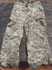 GENUINE US MILITARY ISSUED SOFT SHELL COLD WEATHER TROUSER. SIZE: MEDIUM -LONG